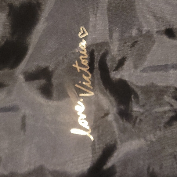 VS Handbag - Picture 4 of 4